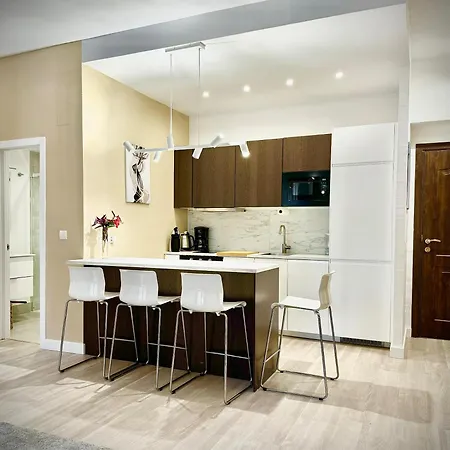 120, Mansion Alhamar *