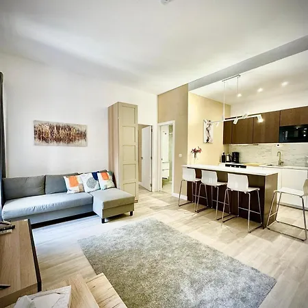 120, Mansion Alhamar